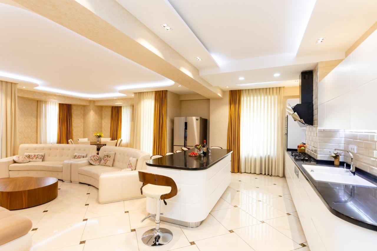 Central Cozy 3Bd-2Bath Apartment Tbilisi Ngoại thất bức ảnh