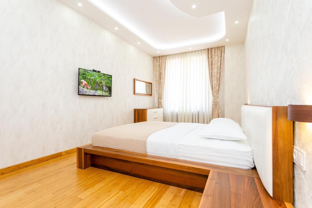 Central Cozy 3Bd-2Bath Apartment Tbilisi Ngoại thất bức ảnh