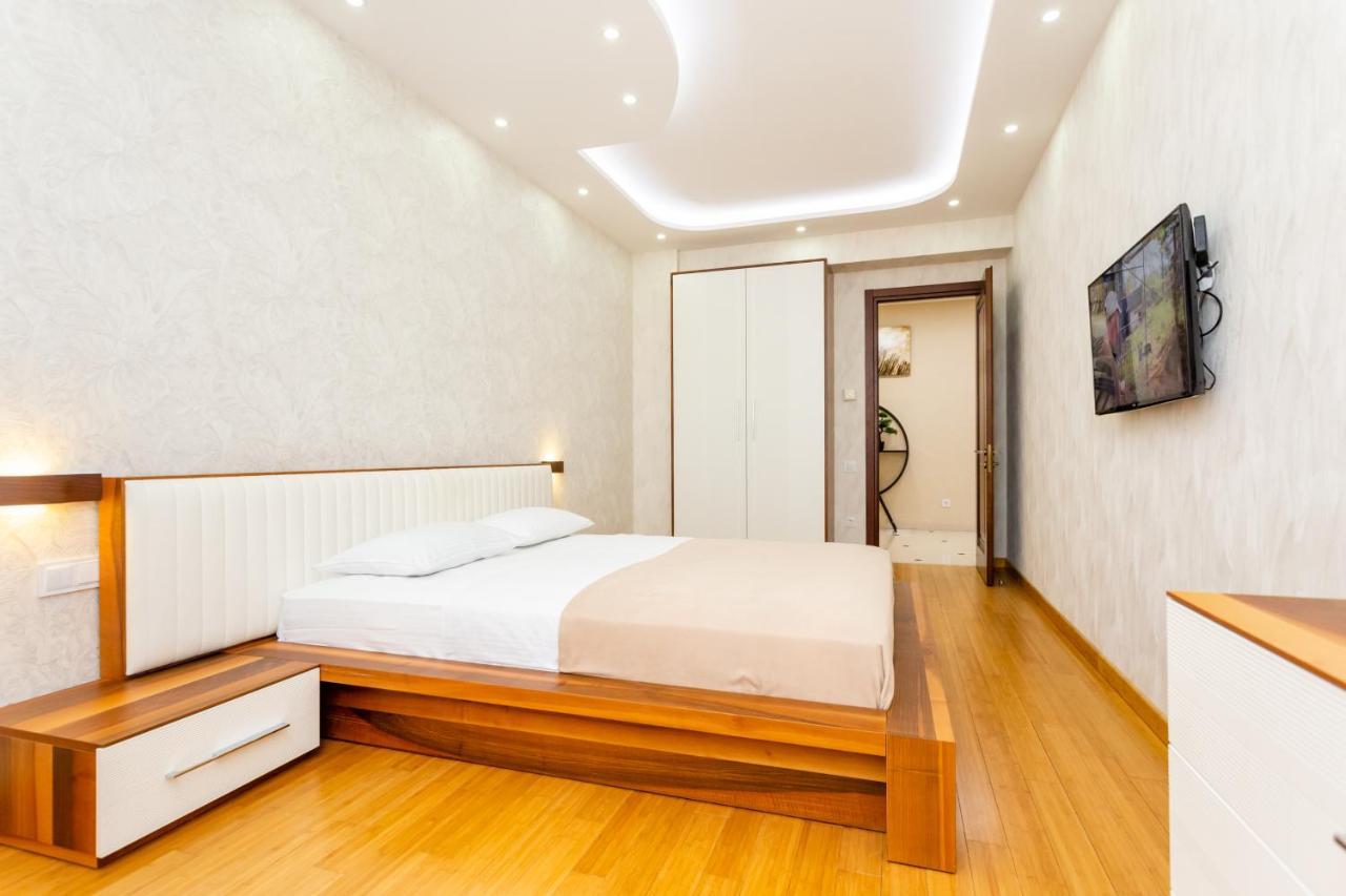 Central Cozy 3Bd-2Bath Apartment Tbilisi Ngoại thất bức ảnh